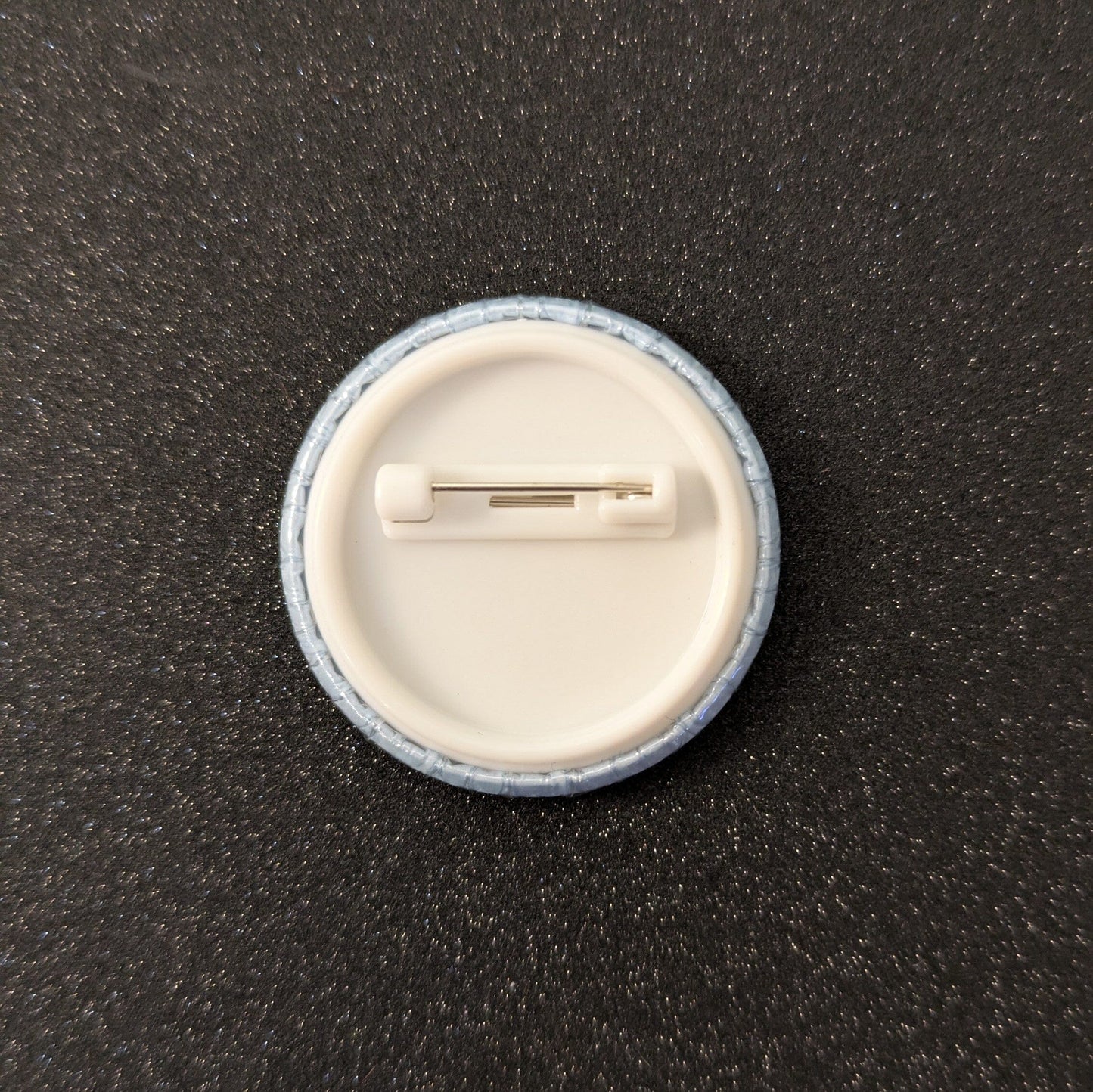 Holo Glitzer Button - Merz - Lieber nicht alle Tassen im Schrank, als Merz im Kanzleramt. kindafcreations