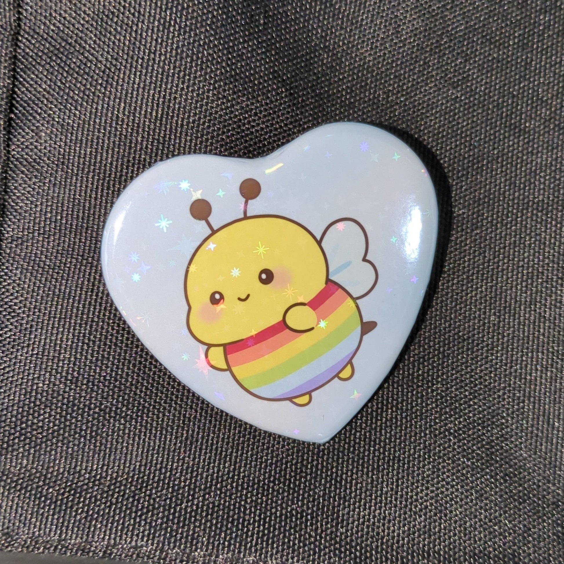 Pride Biene |Holo Herz-Button kindafcreations 